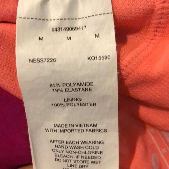 Nike Athletic Top w/Racer Back - Picture 5 of 5